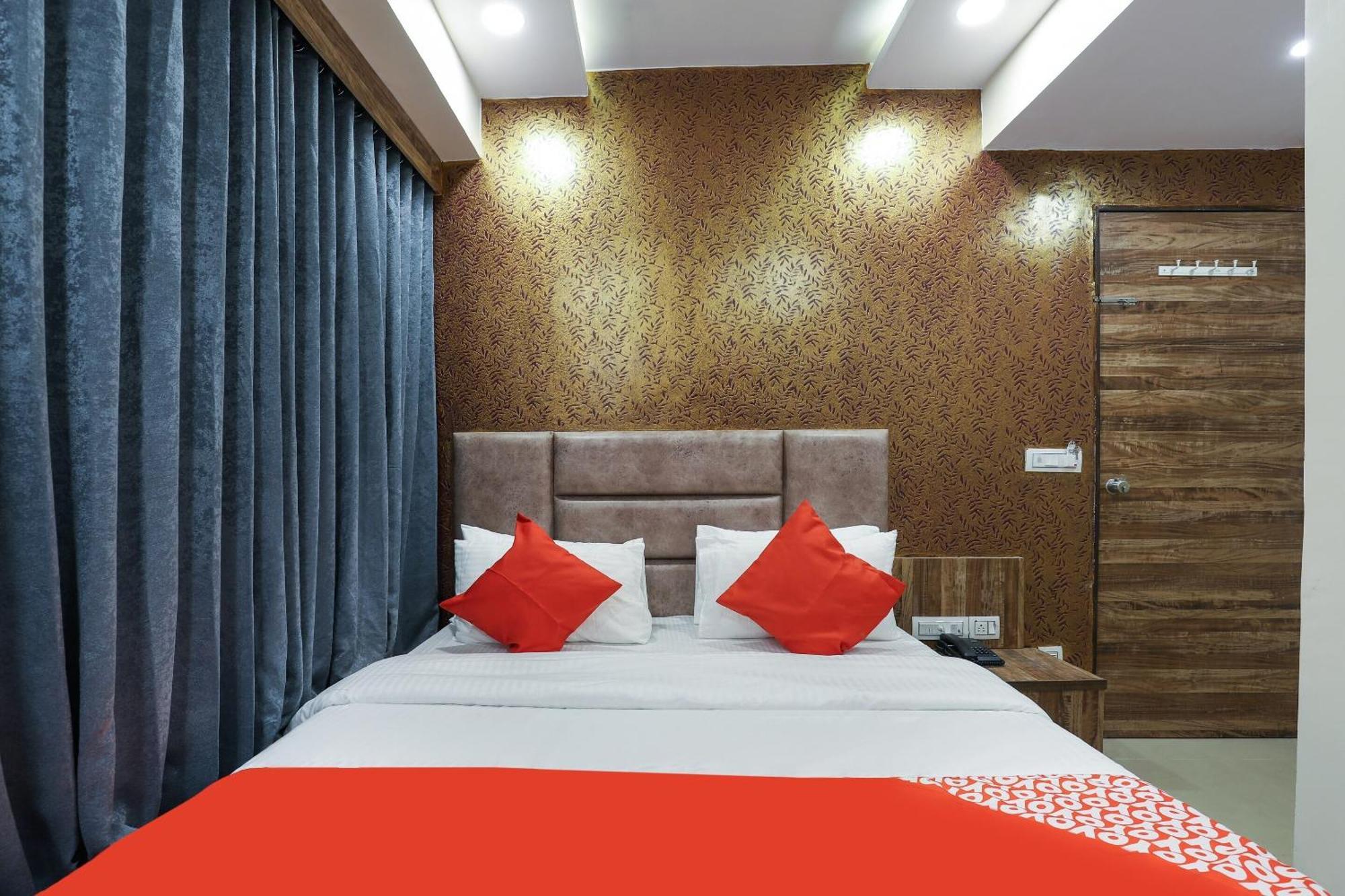 Hotel O Dream Stay Sarkhej Екстер'єр фото