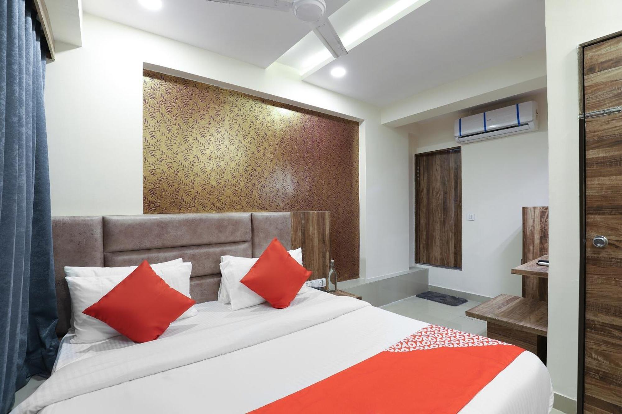 Hotel O Dream Stay Sarkhej Екстер'єр фото