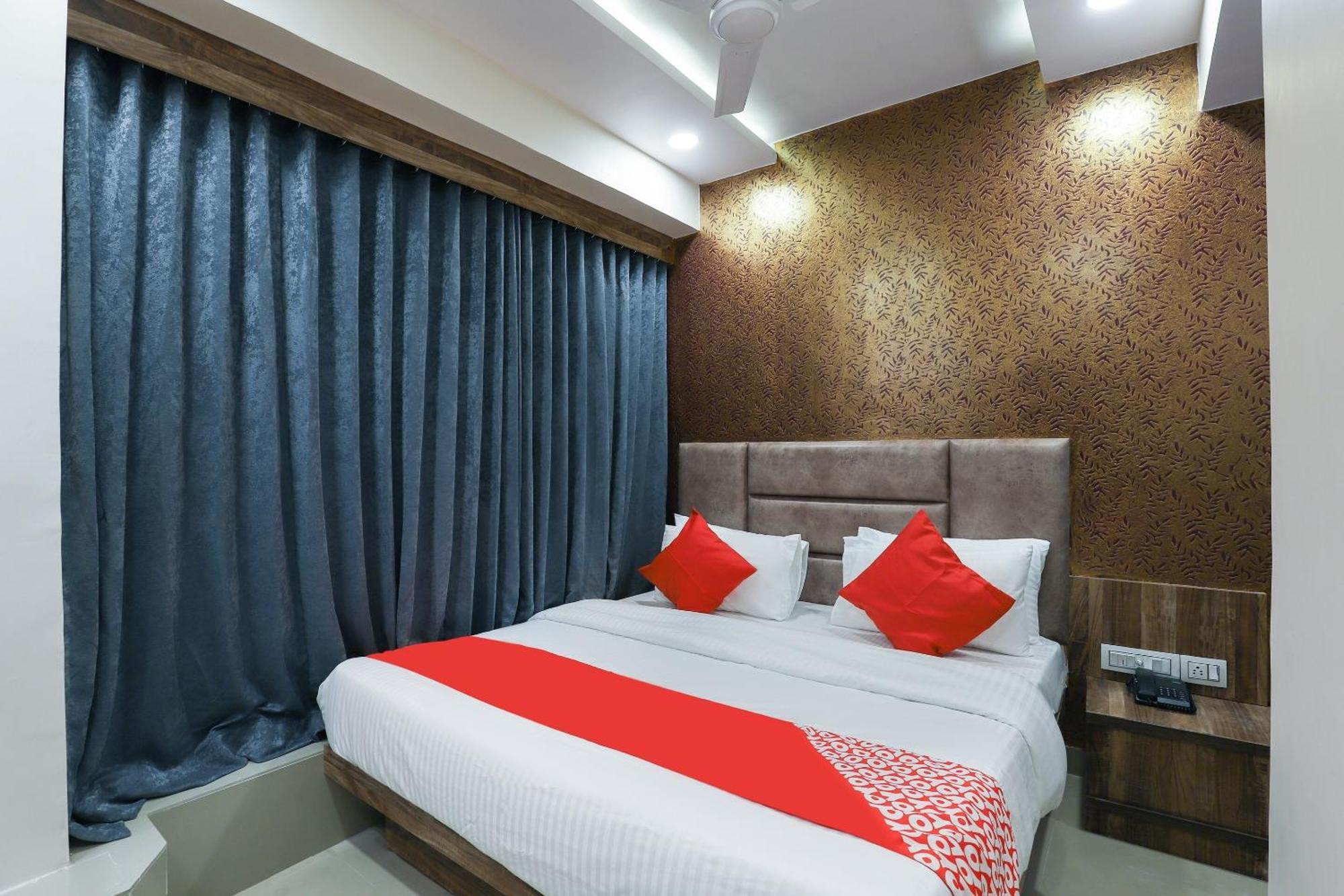 Hotel O Dream Stay Sarkhej Екстер'єр фото