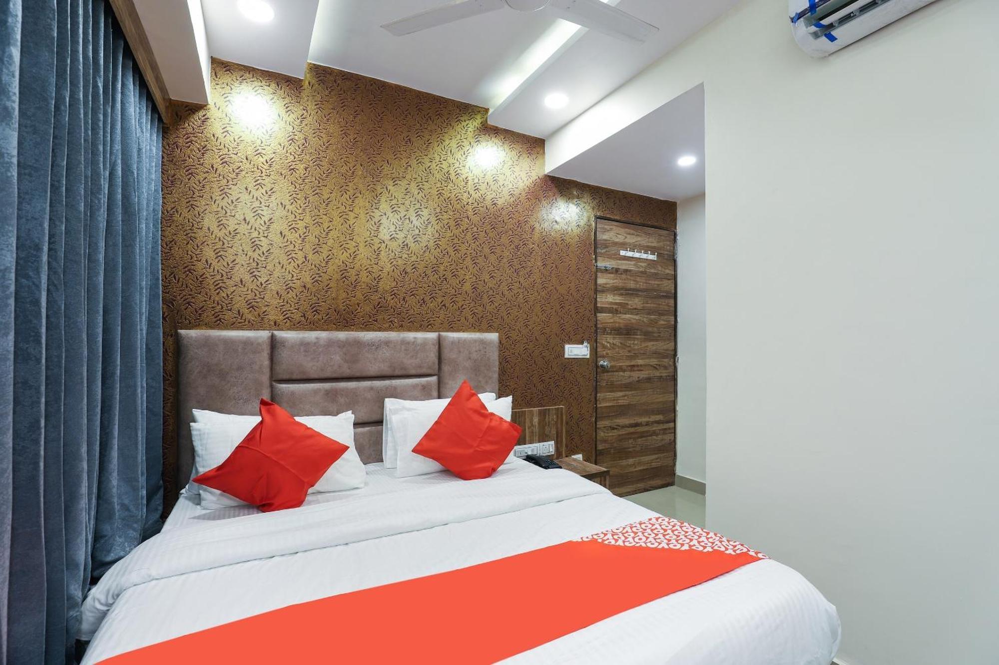 Hotel O Dream Stay Sarkhej Екстер'єр фото